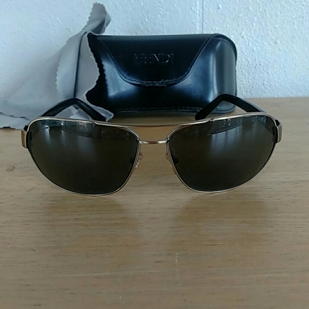 Fendi Sunglasses FS398M